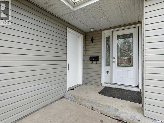 3rd image of 4746 McTavish St