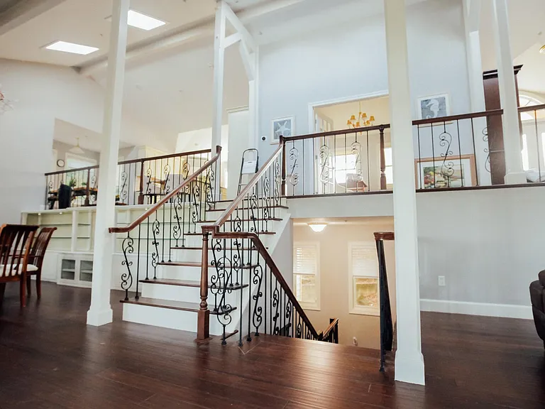 Hallway stairs to downstairs bedrooms