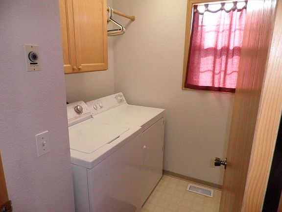 5th image of 270 NW Terre View Dr