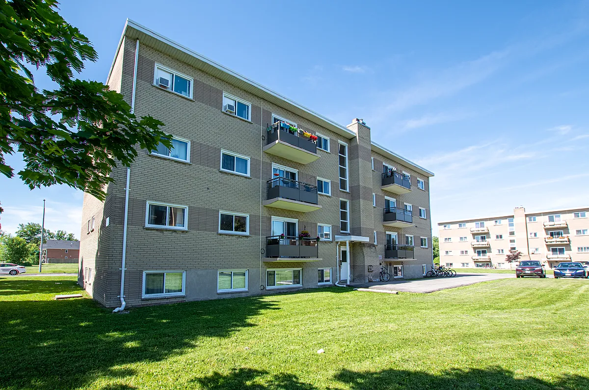 120 Borden Street — Photo 1