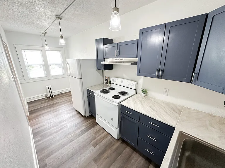 2600 Kingman Blvd #21 — Photo 4
