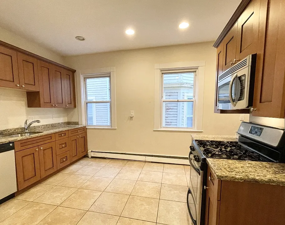 72 Calumet St #2A