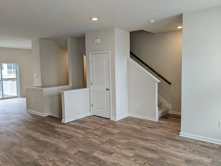 2005 Pomona Way — Photo 14