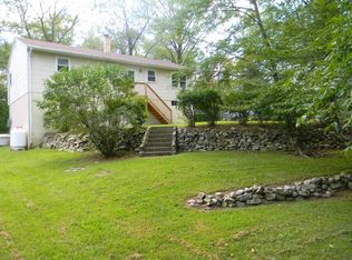 15 Acorn Dr, Highland Lakes, NJ 07422