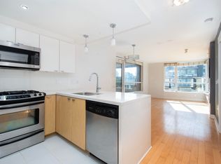 160 3rd St W #301, North Vancouver, BC