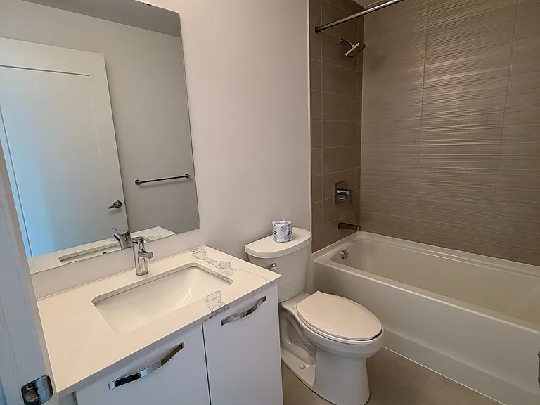 75 James St S #718 — Photo 6