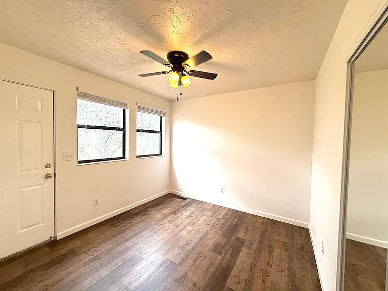 1808 Reading Ln — Photo 9