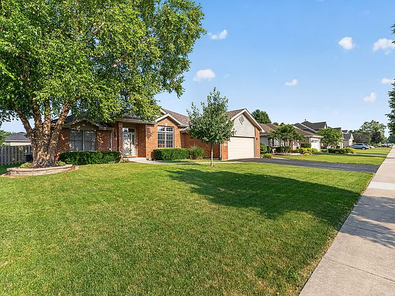 3rd image of 2592 Molly Ct