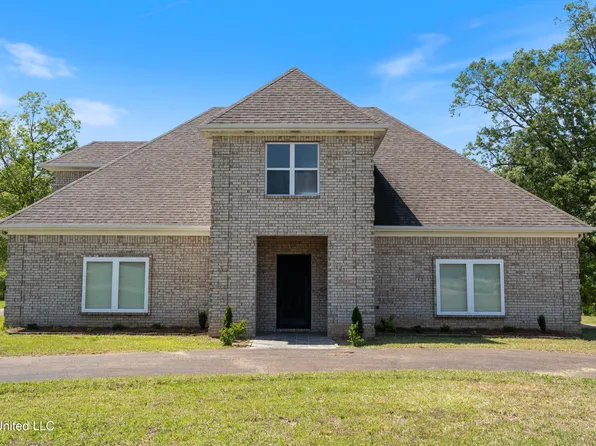 206 Swan Lake Dr, Coldwater, MS 38618