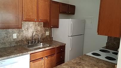 2nd image of 4215 Sussex Dr APT 11