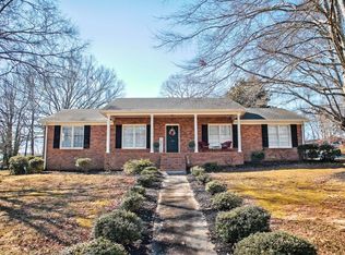 142 Oak Park Dr, Mauldin, SC 29662