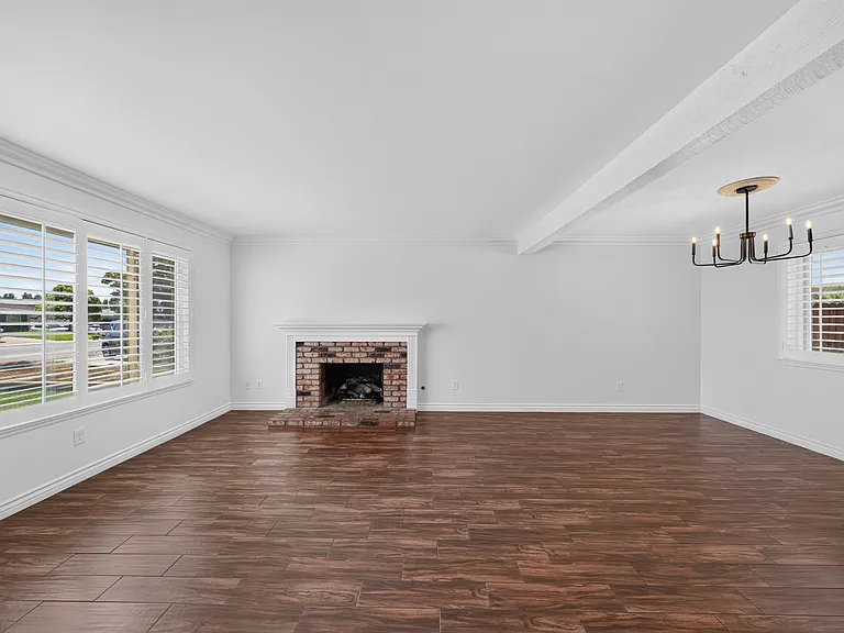 8566 Club House Dr — Photo 10