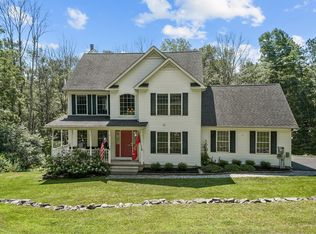 331 Tara Hill Dr, Stroudsburg, PA