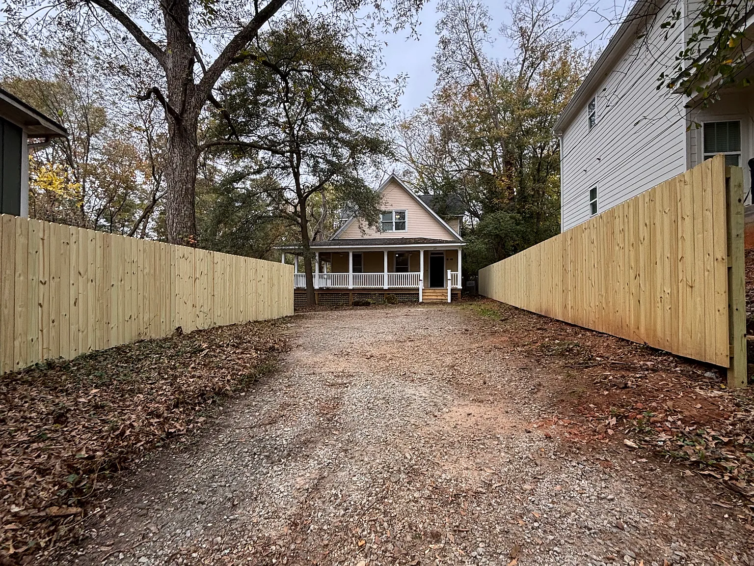 4 bed, 2700 sqft, $3,000 — Photo 3