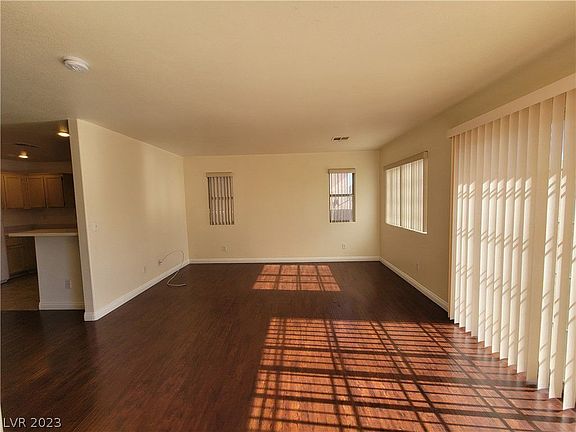 4th image of 5563 Leaning Oak Ave #0