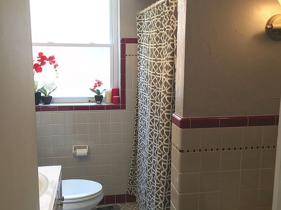3rd image of 7327 Delmar Blvd APT 1W