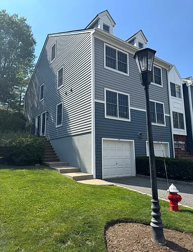 650 Richmond Ct Photo 1