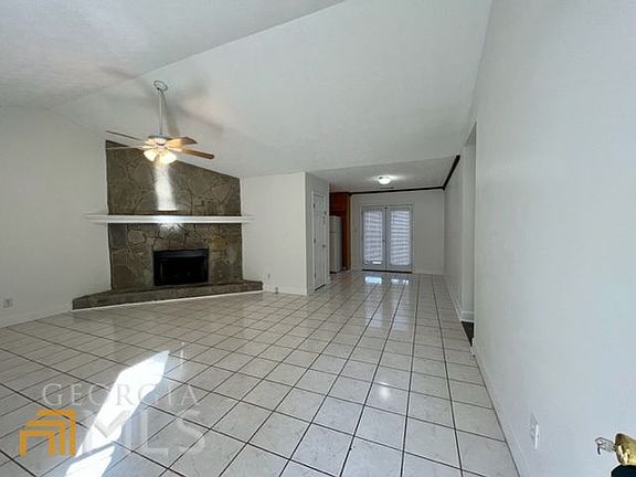 2nd image of 20 Bobolink Ct