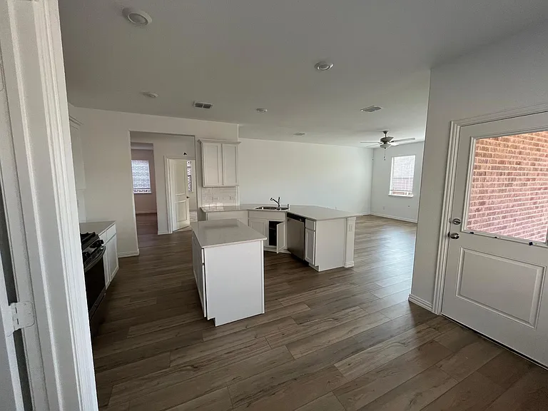 7909 Blue Heron Ln — Photo 10