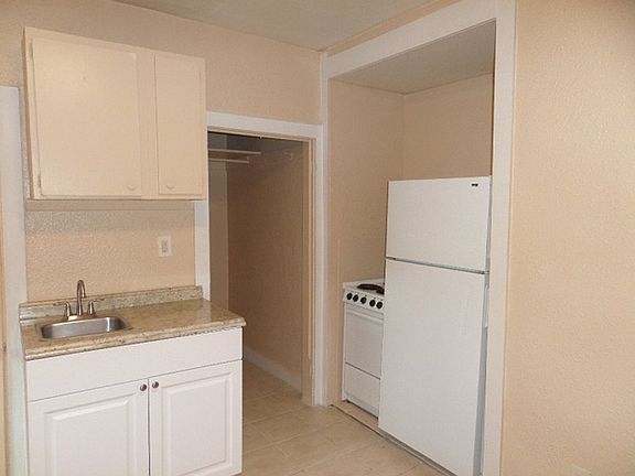 4th image of 317 N Highland Ave APT A