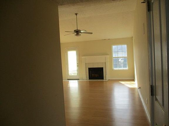 2nd image of 3121 Holsted Dr