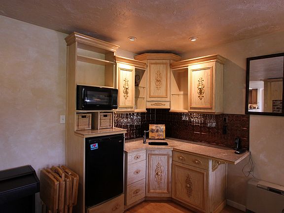 5th image of 433 NE McWilliams Ct