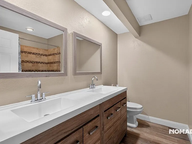 13699 Daimler St — Photo 11