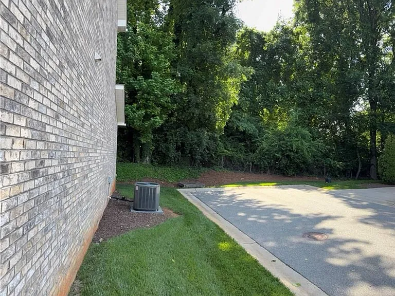 628 Friendway Rd — Photo 12