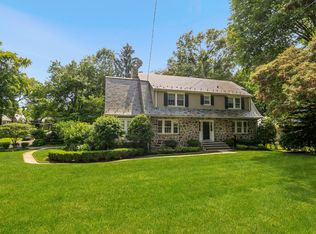 74 Drake Rd, Scarsdale, NY 10583