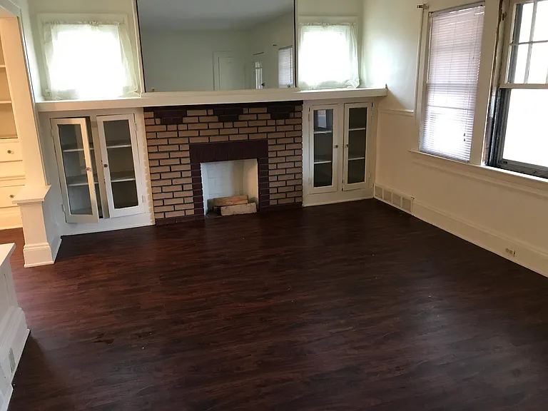 10518 Bernard Ave — Photo 1