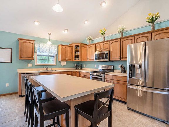 3rd image of 2265 Kervine Ct NE