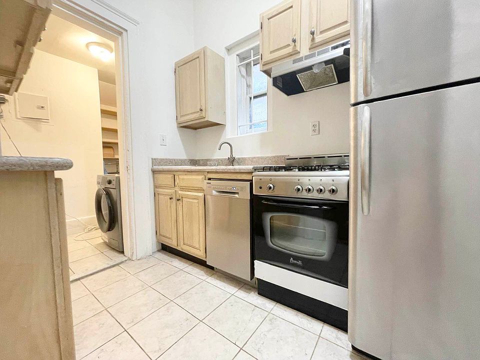 1st image of 405 E 6th St APT 1