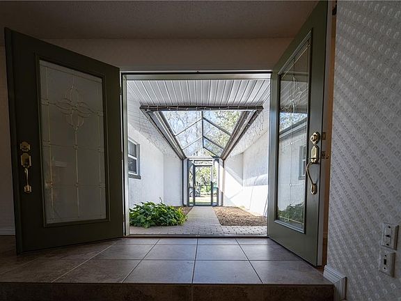 3rd image of 102 Beaufort Dr