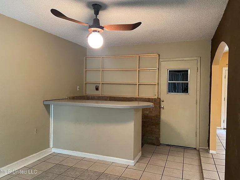 4908 Fairwood Dr — Photo 13