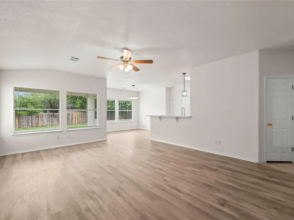 3920 Whitey Ford Way, Round Rock, TX 78664