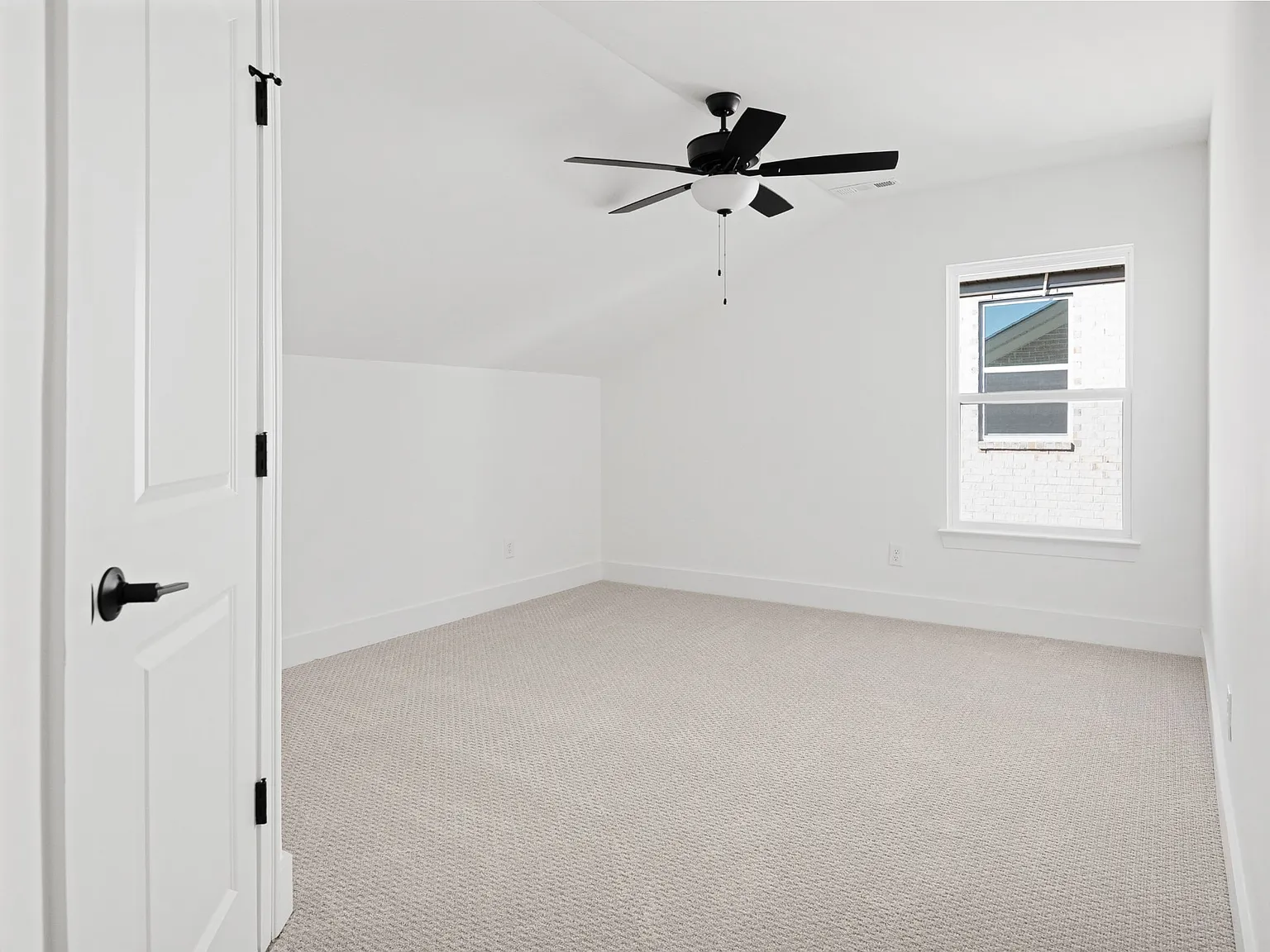 4 bed, 2.5 bath, 2429 sqft, $2,950 — Photo 4