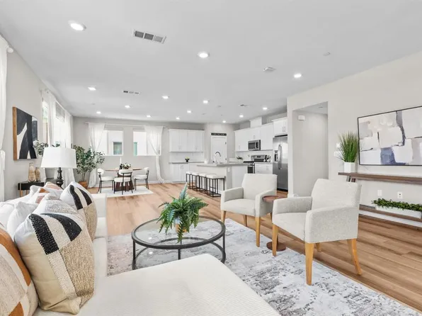 1856 Focus Dr, Chula Vista, CA 91915