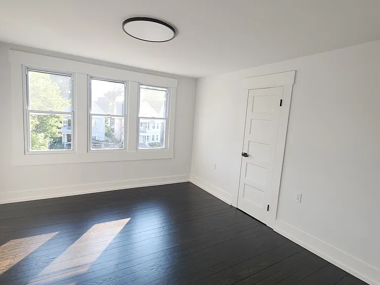 622 Whalley Ave — Photo 40