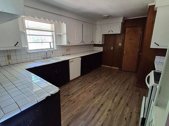 5th image of 12113 Vada Dr