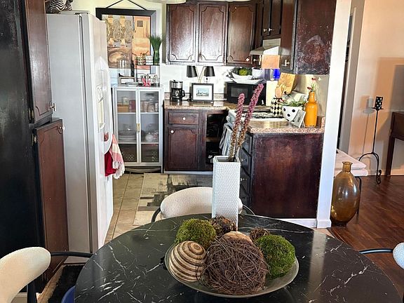 5th image of 3162 Walsh Rd