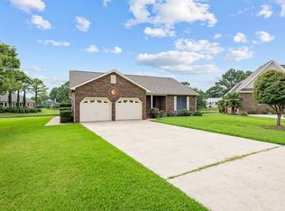 6102 Schooner Ct, New Bern, NC 28560