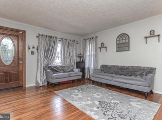 400 Crown St, Willow Grove, PA 19090