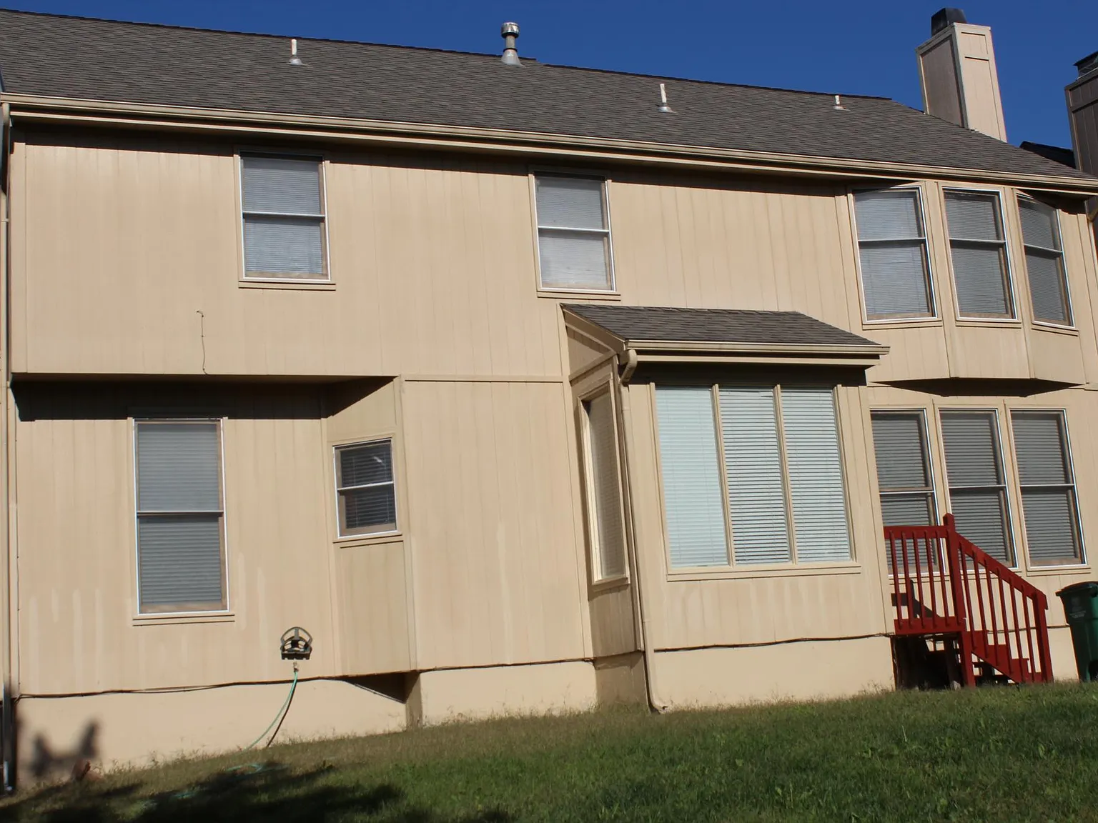 4 bed, 2.5 bath, 2998 sqft, $2,950 — Photo 2