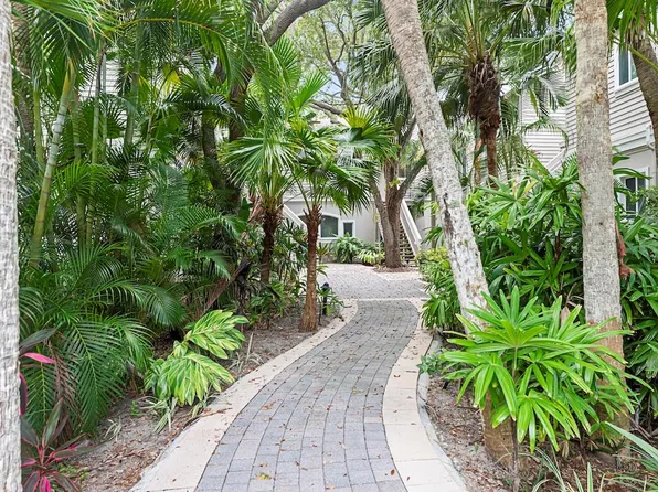 1235 Winding Oaks Cir E Unit R, Vero Beach, FL 32963