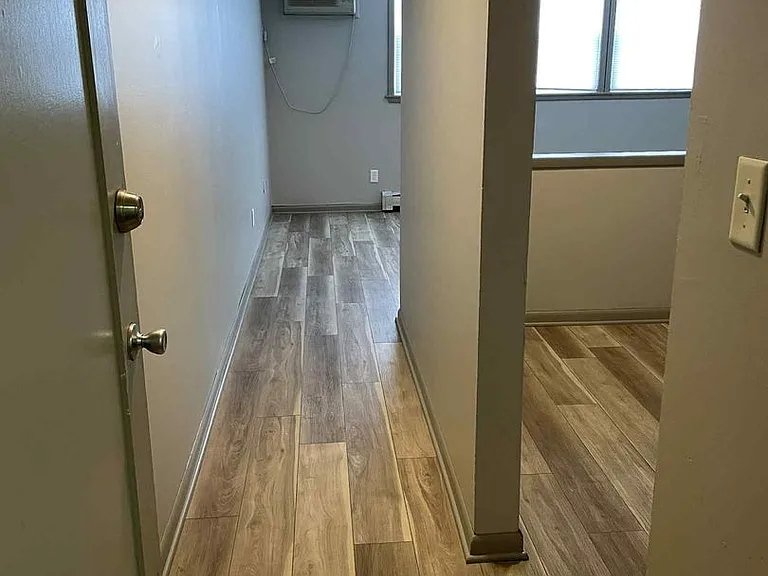 1195 NW Aurora Ave — Photo 1