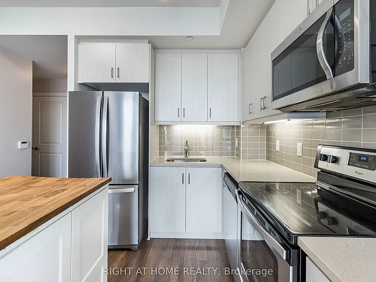 17 Zorra St #903 — Photo 20
