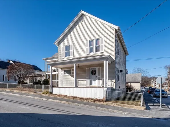 105 Winter St, Lincoln, RI 02838
