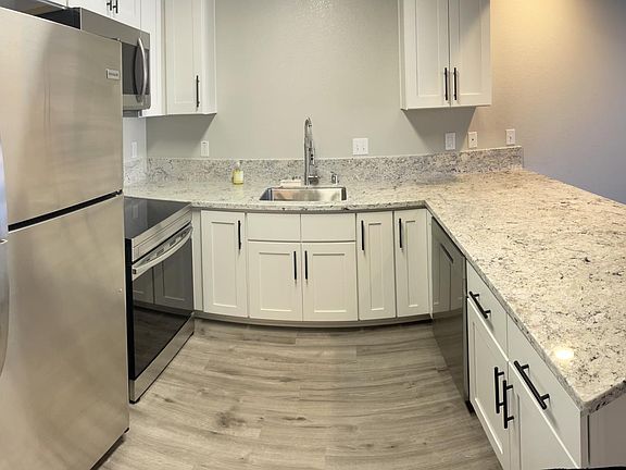 4th image of 2730 Arcadia Dr