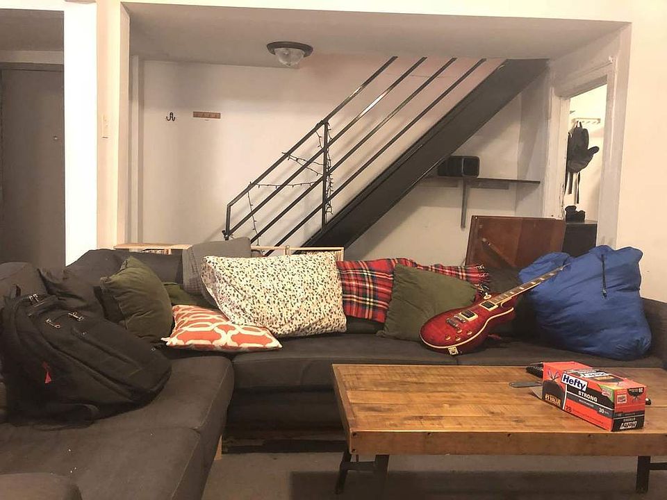 1st image of 318 Bedford Ave #3