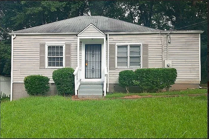 450 Forrest Ridge Dr NW — Photo 1